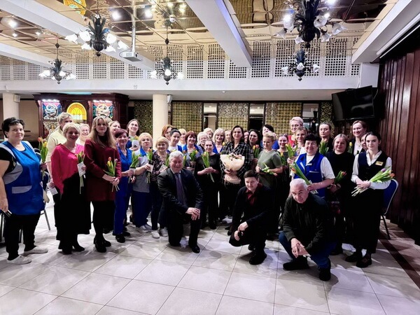 Поздравления с 8 Марта коллегам женщинам от мужского коллектива Гостиницы «Планета»