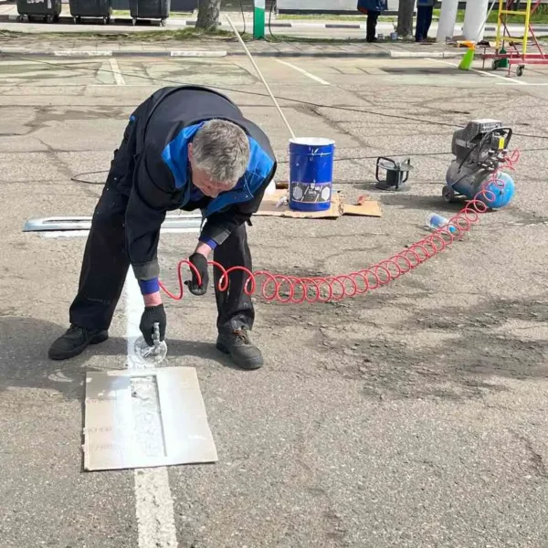 18 апреля состоялся субботник в гостинице «Планета»