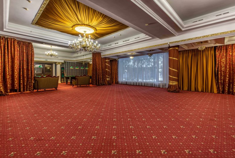 Красный зал ресторана «Планета»